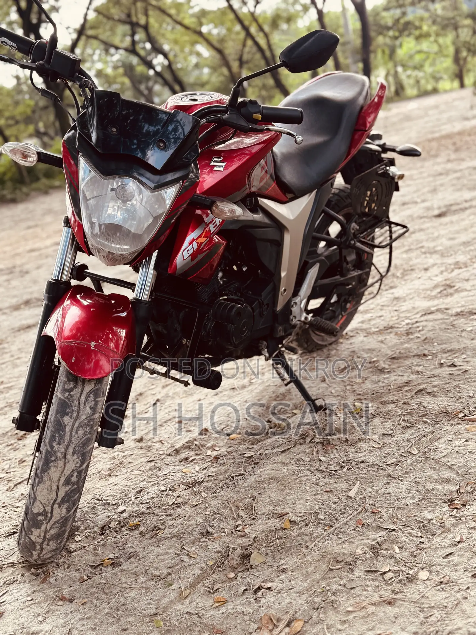সুজুকি জিক্সার ২০২২ লাল