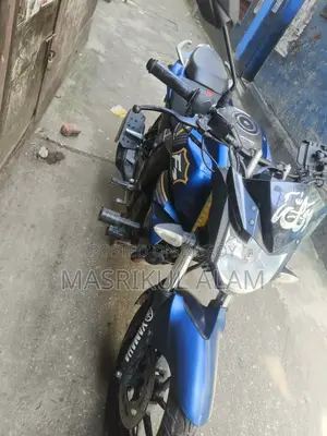 ইয়ামাহা এফজেডএস ভি২ ২০২২ নীল
