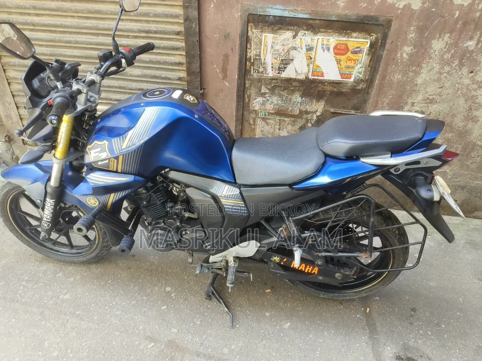 ইয়ামাহা এফজেডএস ভি২ ২০২২ নীল