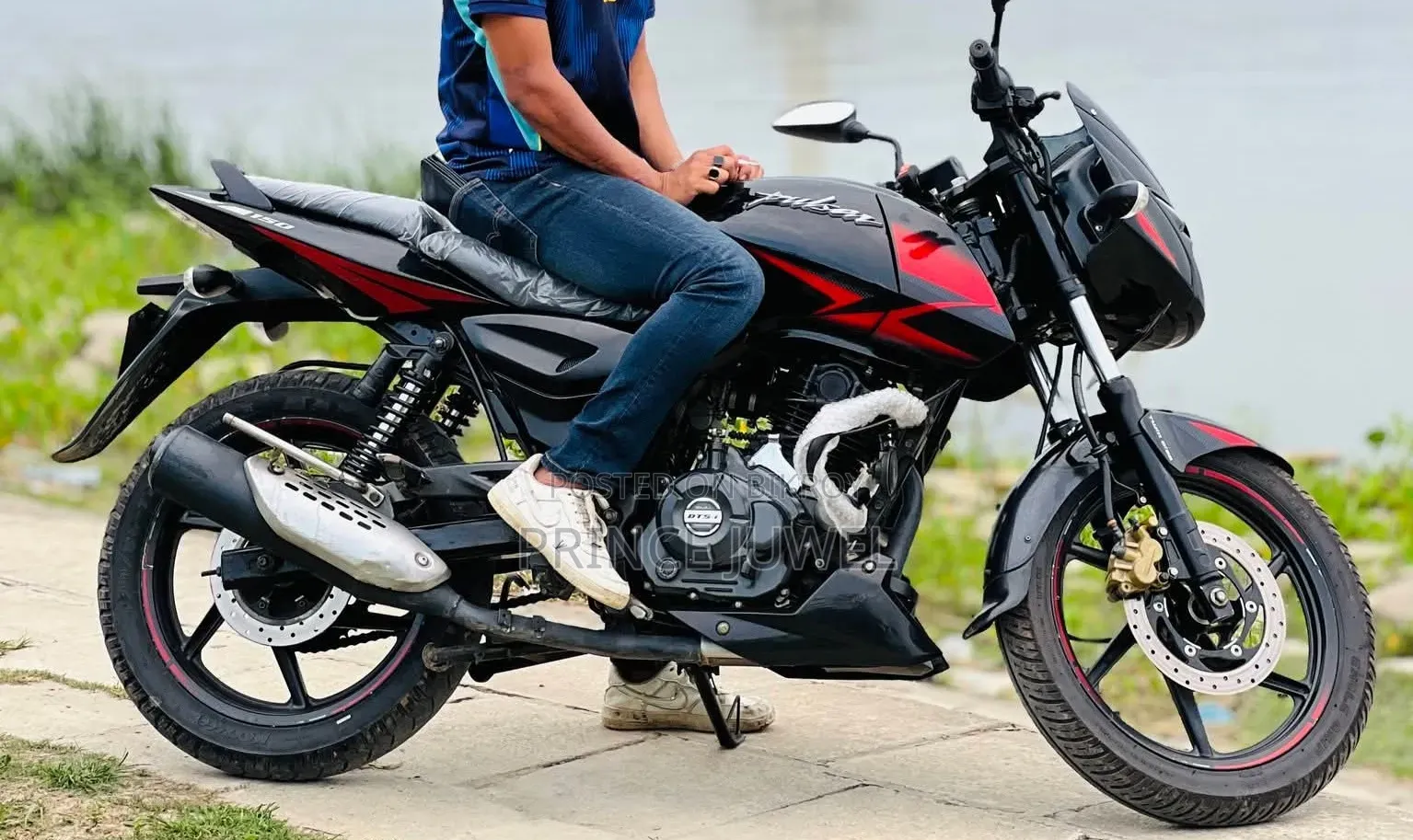 Bajaj Pulsar 150 2024 Red
