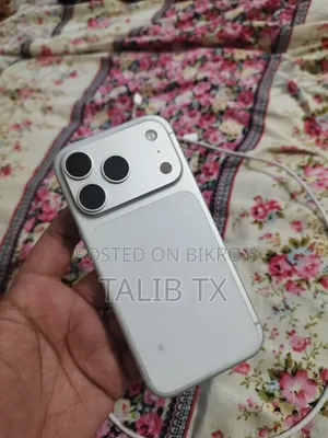 অ্যাপল আইফোন ১৭ প্রো ২৫৬ জিবি হোয়াইট