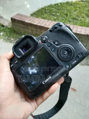 ক্যানন ৬ডি + ক্যানন ৫০মিমি এসটিএম প্রাইম লেন্স বিক্রয় করা হবে 