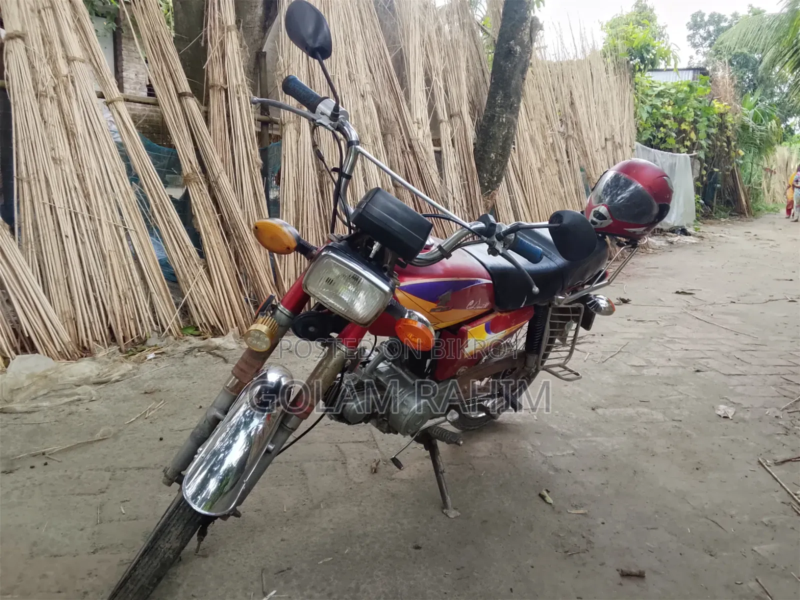 হোন্ডা ২০০৫ লাল