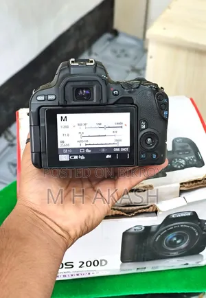 Canon 200d With Youngo 50 MM Prime Lens
