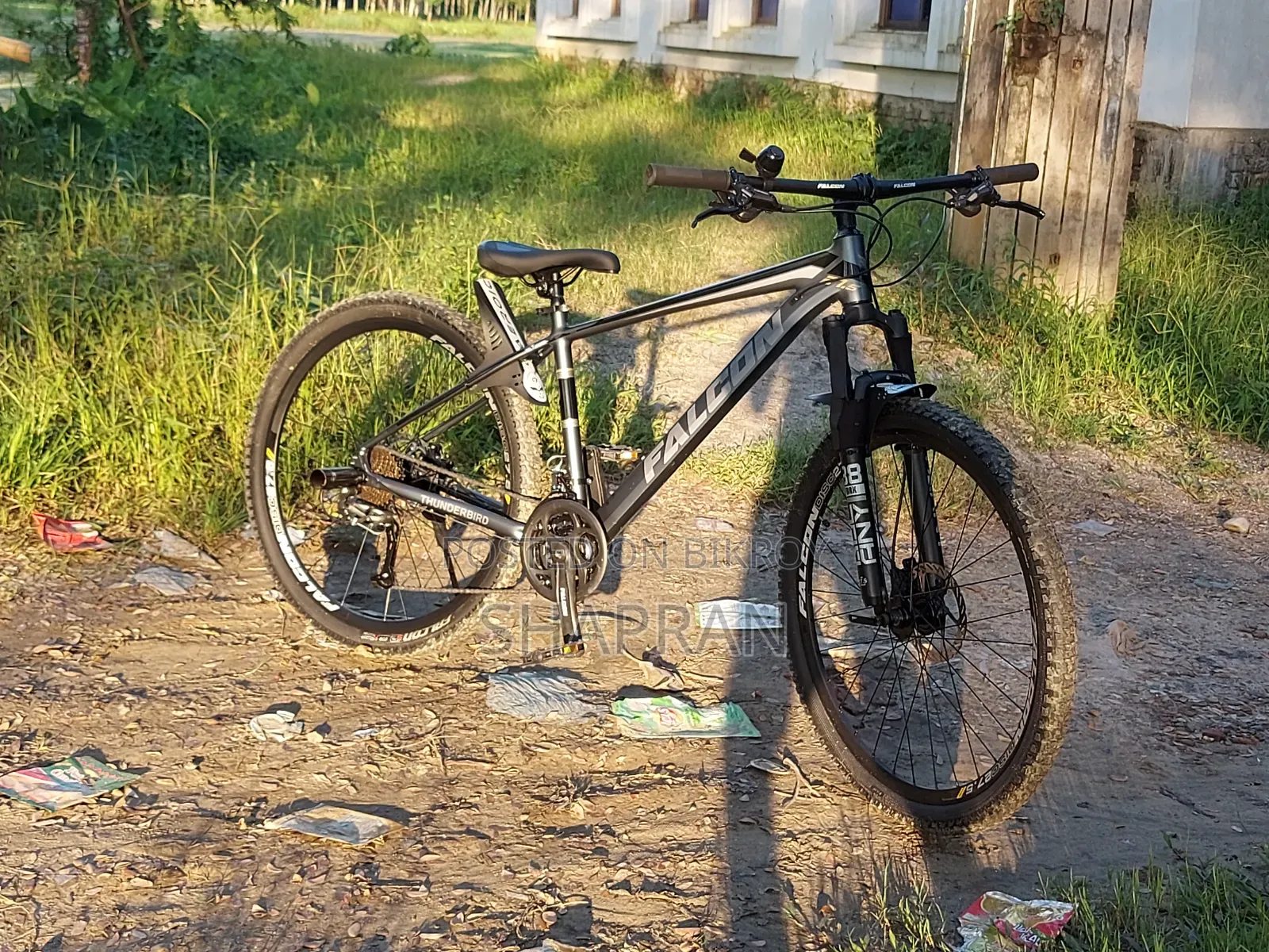 ফ্যালকন থান্ডার বার্ড নতুন ডার্ক গ্রে এডিশন