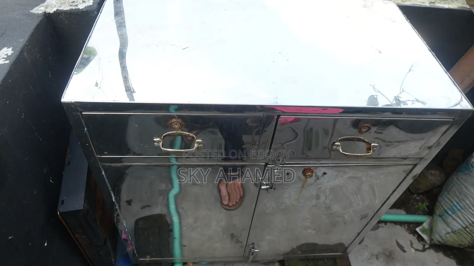 Stainless Steel Work Table With Storage