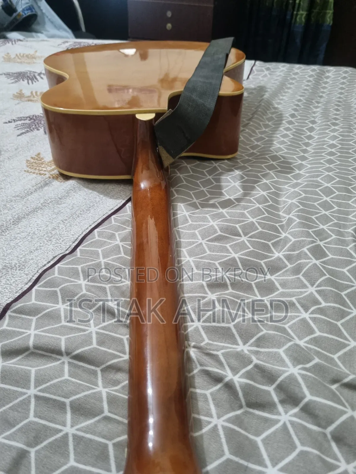 চাইনা গিটার