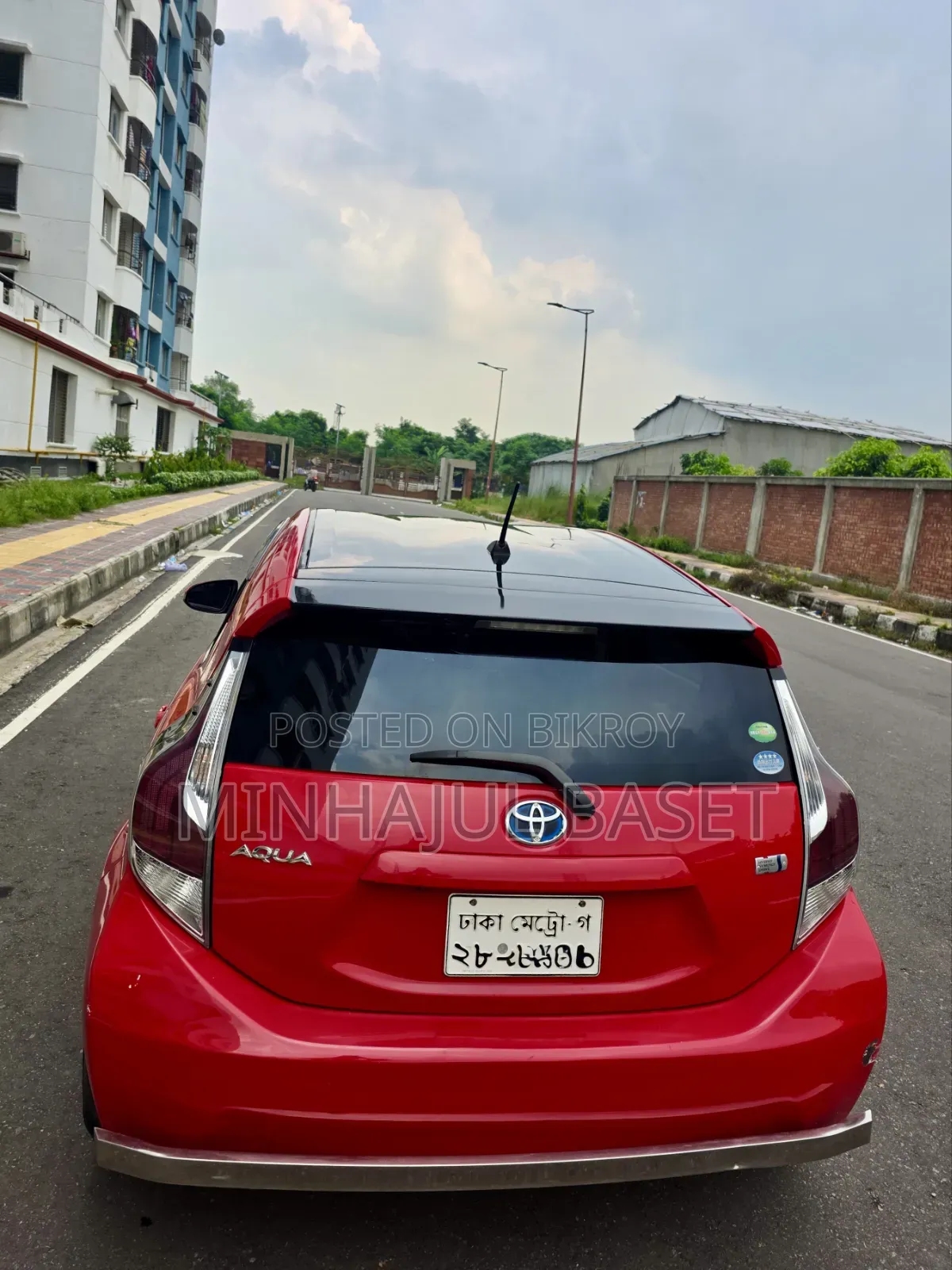 টয়োটা অ্যাকোয়া ২০১৩ রেড