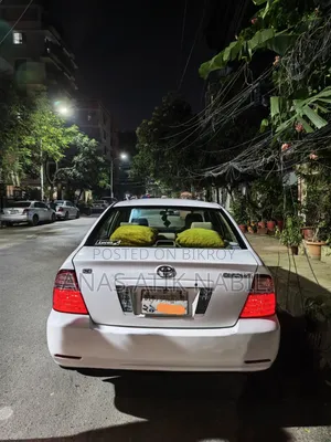 টয়োটা করোলা সেডান ২০০৫ হোয়াইট