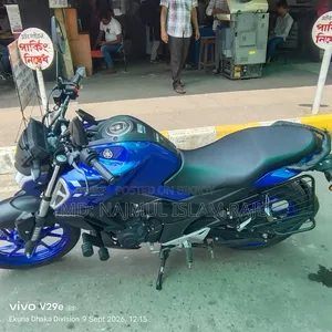 নিউ ইয়ামাহা এফজেডএস ভি৪ ২০২৫ ব্লু