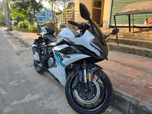 CFMoto 300SR 2025 White