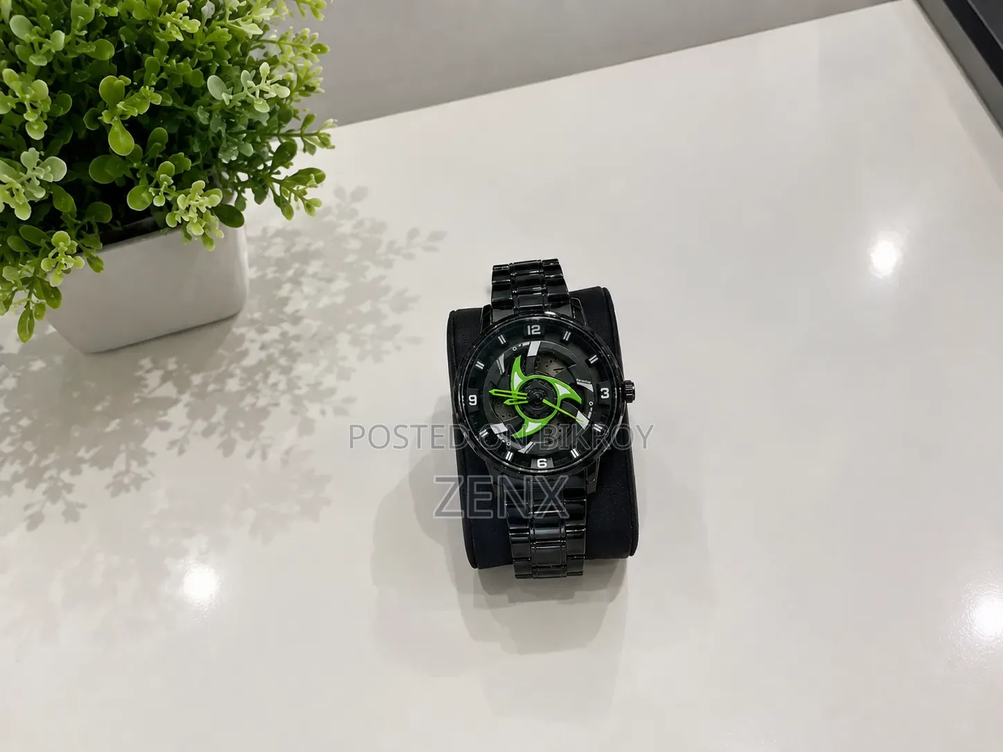 Wheel Rim Rotating Watch