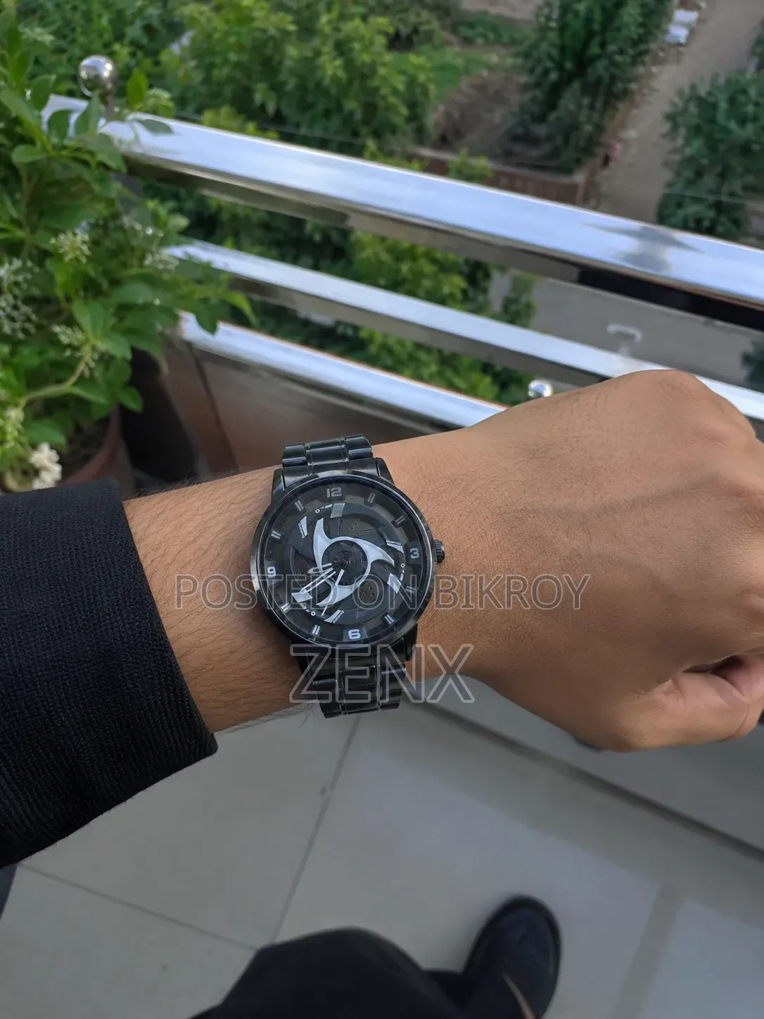 Wheel Rim Rotating Watch