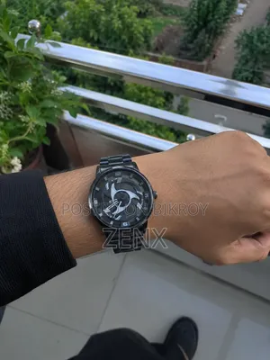 Wheel Rim Rotating Watch
