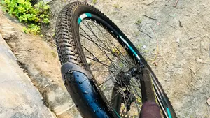 Aluminium Body with two fiber mudguards
