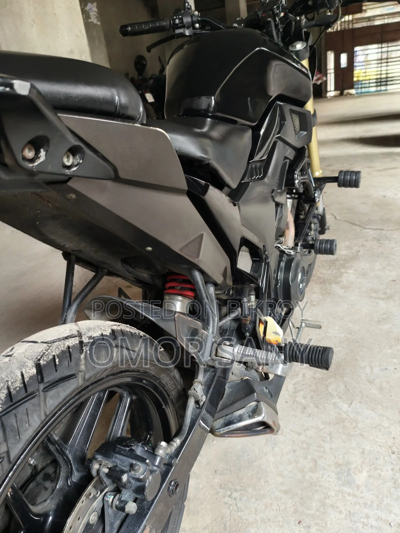 Runner Bolt 165R 2022 Black