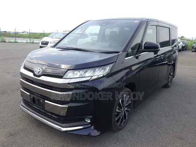 Toyota Noah 2022