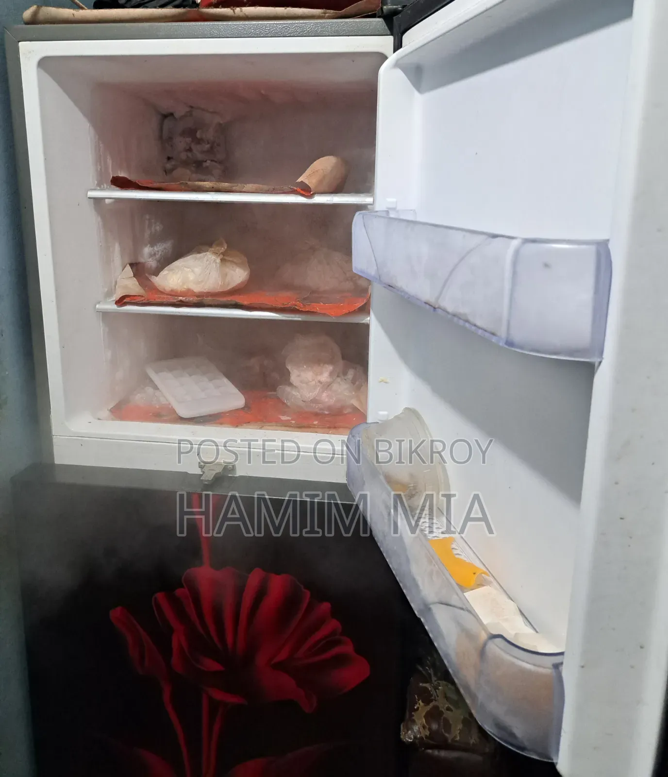 ওয়ালটন ৩০১ লিটার ফ্রিজ আর্জেন্ট বিক্রয় মোহাম্মদপুরে