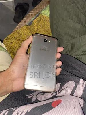 স্যামসাং গ্যালাক্সি জে৭ ৩২ জিবি গোল্ড
