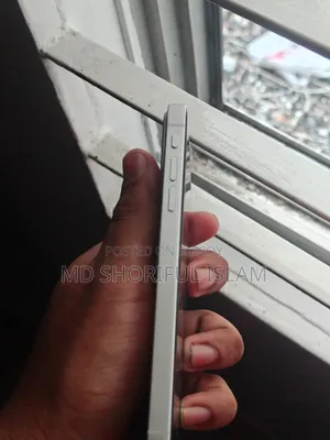 অ্যাপল আইফোন এক্সআর ৬৪ জিবি সিলভার