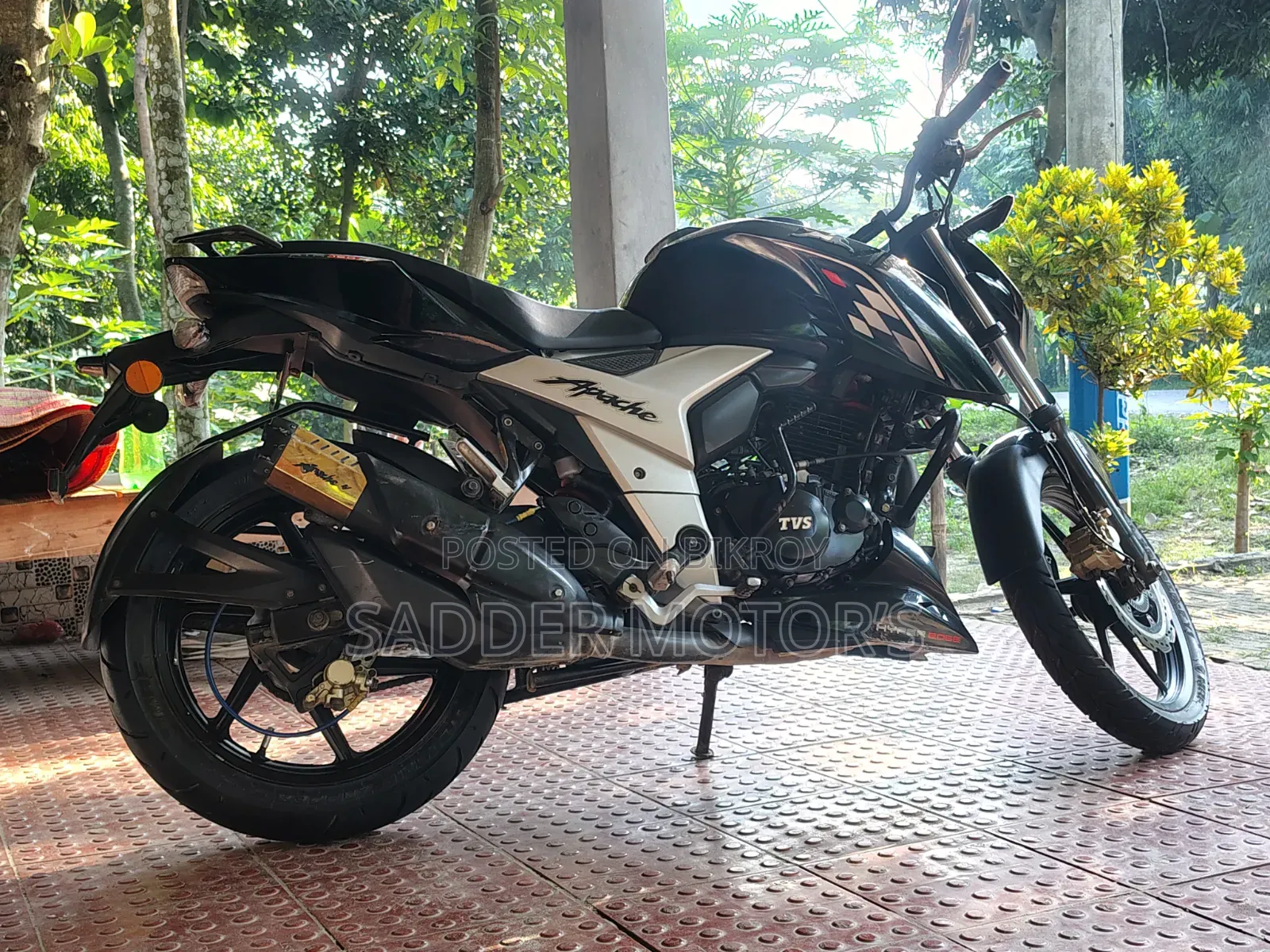 টিভিএস আপাচে আরটিআর ১৬০ ৪ভি এফআই ২০২২ কালো