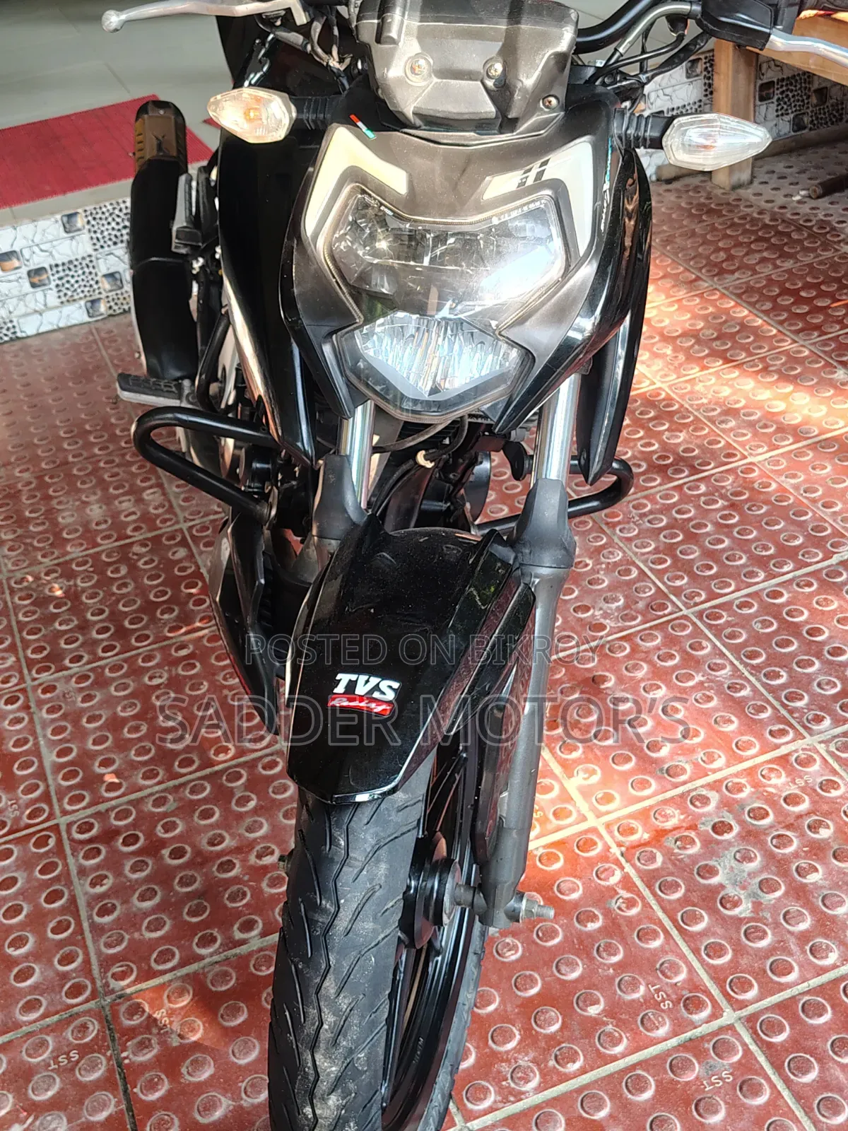 টিভিএস আপাচে আরটিআর ১৬০ ৪ভি এফআই ২০২২ কালো