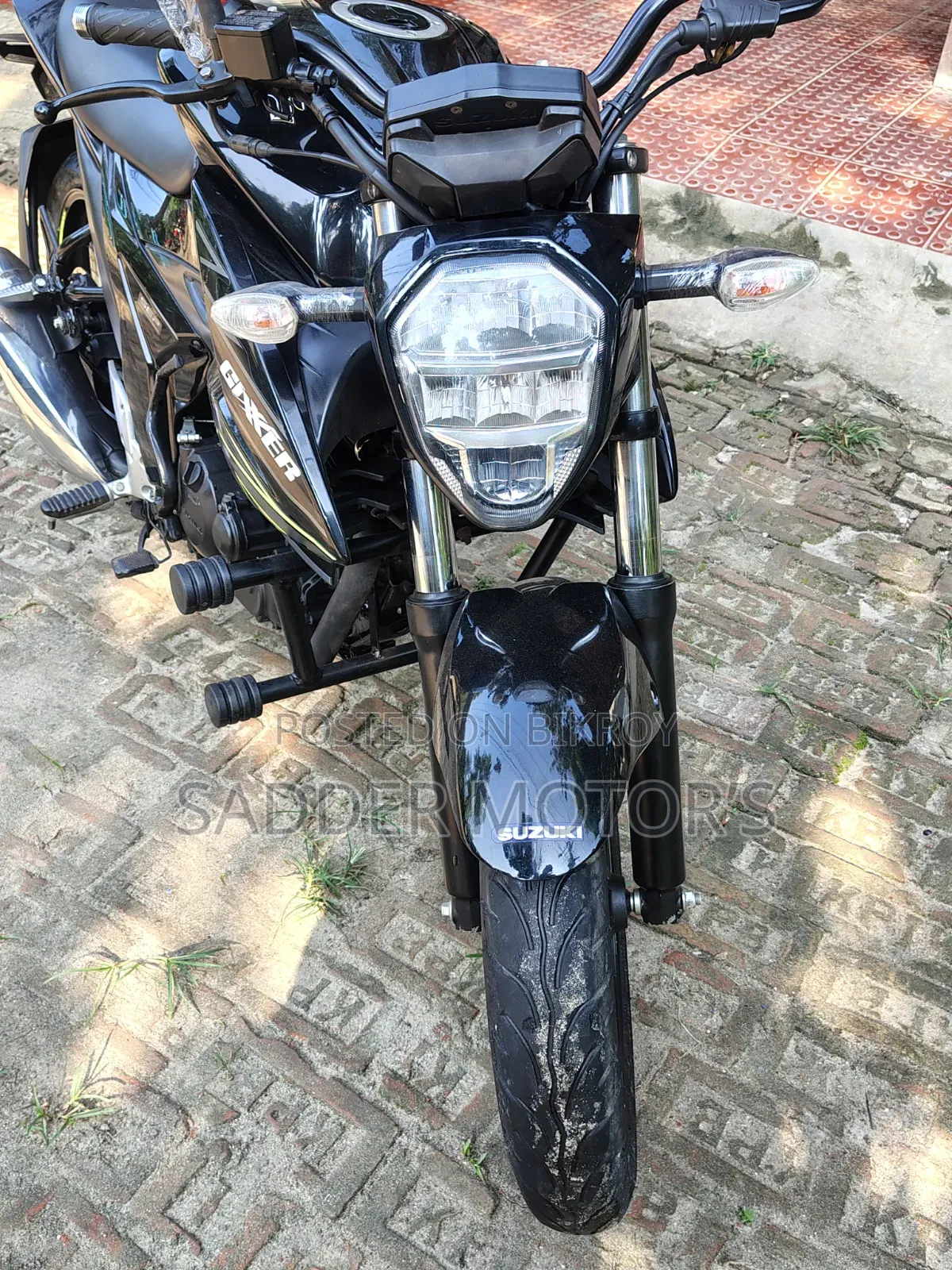 সুজুকি জিক্সার ২০২১ ব্ল্যাক