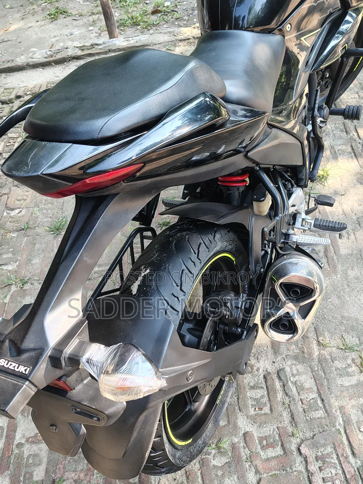 সুজুকি জিক্সার ২০২১ ব্ল্যাক