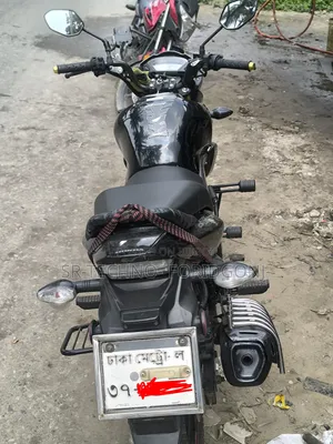 হোন্ডা সিবি ২০১৮ কালো