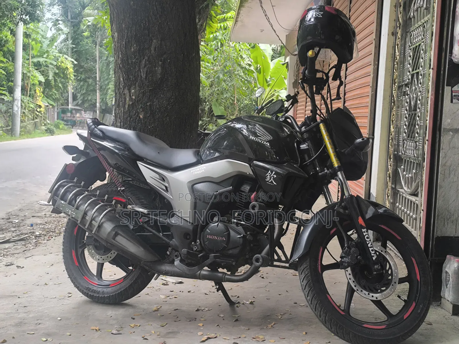 হোন্ডা সিবি ২০১৮ কালো