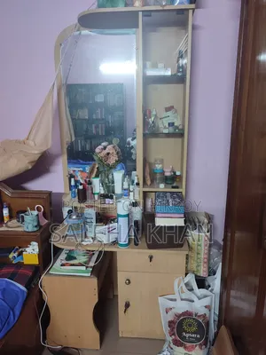 ড্রেসিং টেবিল