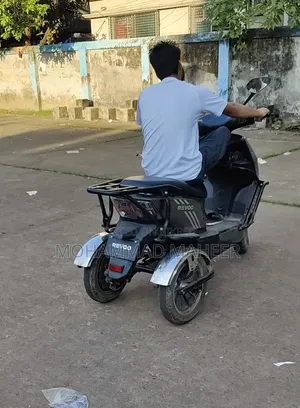 রেভিউ সি৩২ ২০২৬ কালো
