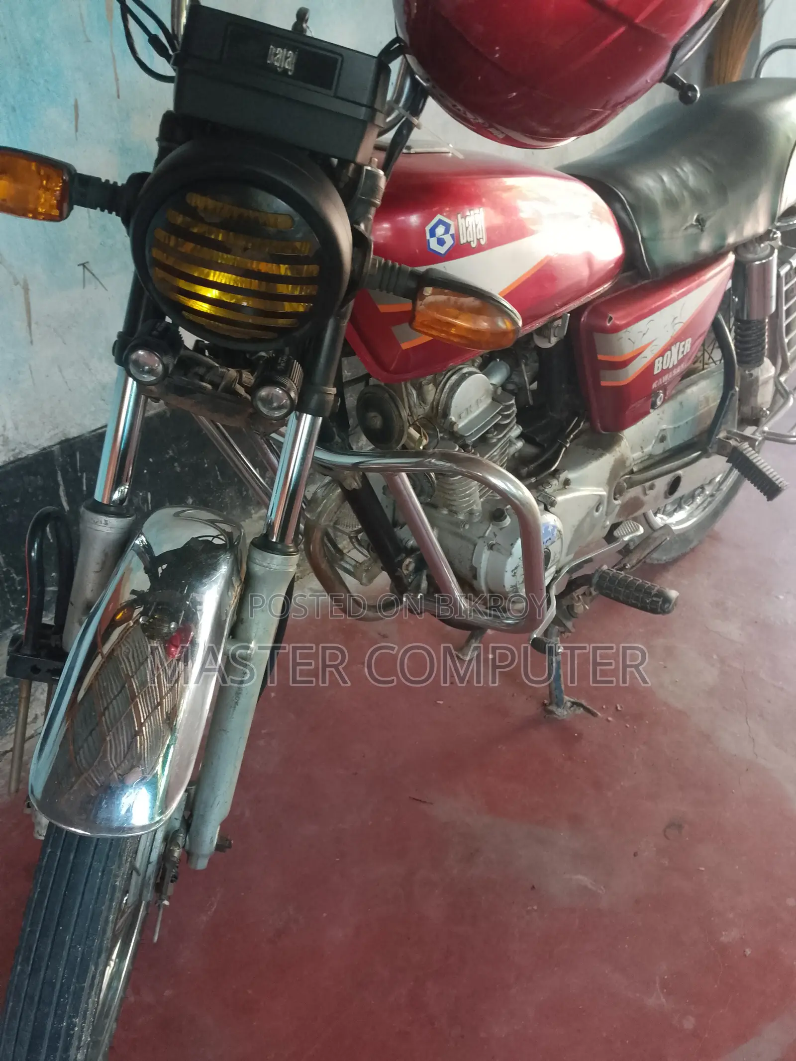 বাজাজ বক্সার ২০০০ লাল