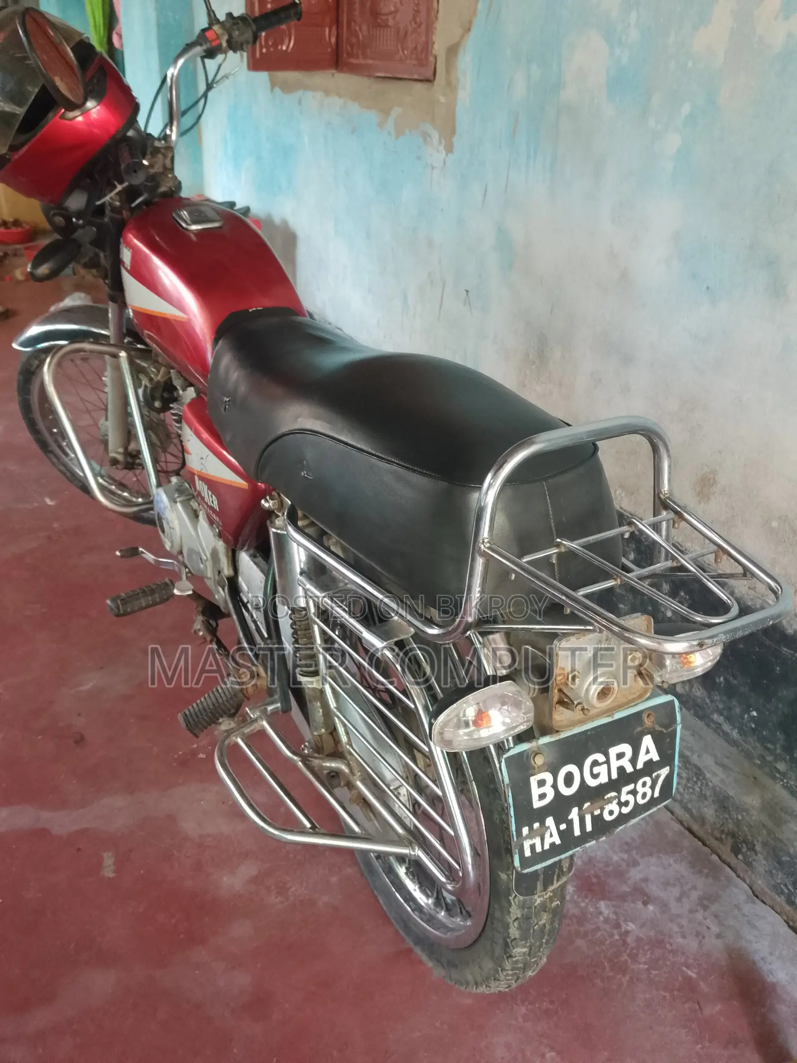 বাজাজ বক্সার ২০০০ লাল