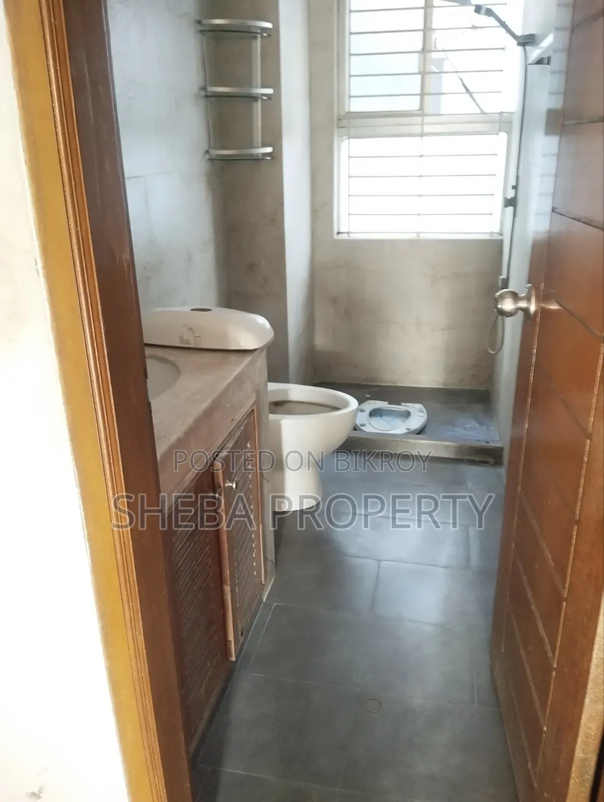 গুলশানে ২৭ বেডরুমের বাসা ভাড়ার জন্য