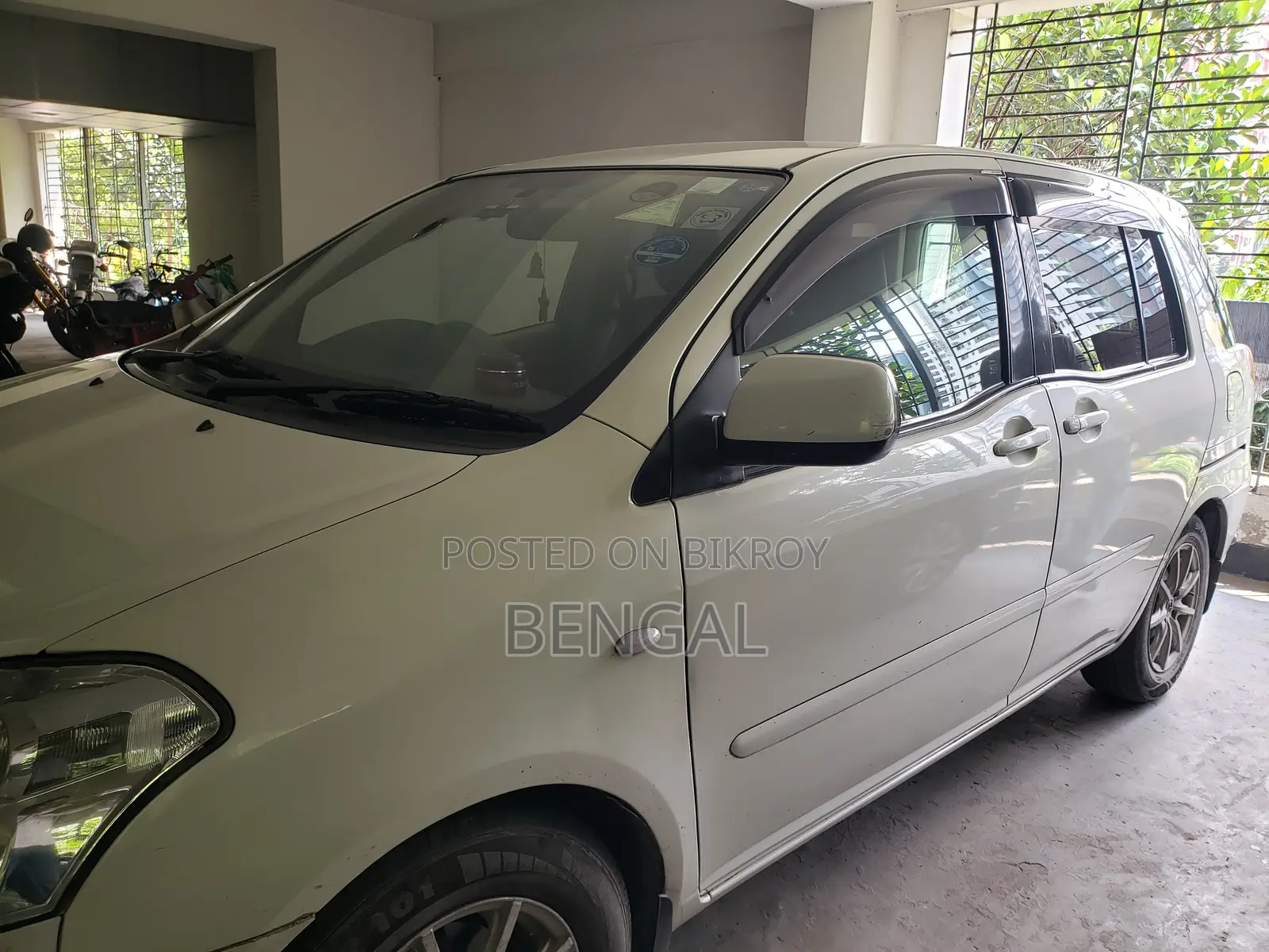 Toyota Raum 2011 Pearl