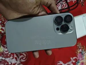 অ্যাপল আইফোন ১৬ প্রো ২৫৬ জিবি সিলভার