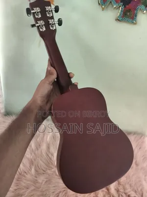 ইউকুলেলে একদম ফ্রেশ কোয়ালিটি..দেখতে একদম নতুনের মতোই