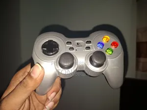 Logitech F710 Wireless Gamepad