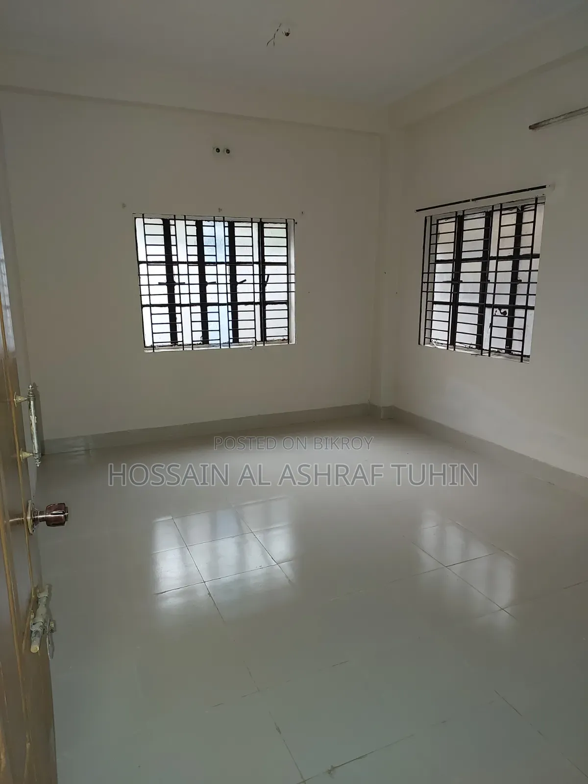 3-Bedroom Apartment in Swapnobilas, Halishahar for Rent
