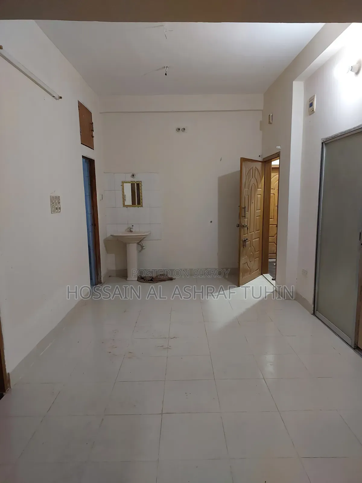 3-Bedroom Apartment in Swapnobilas, Halishahar for Rent