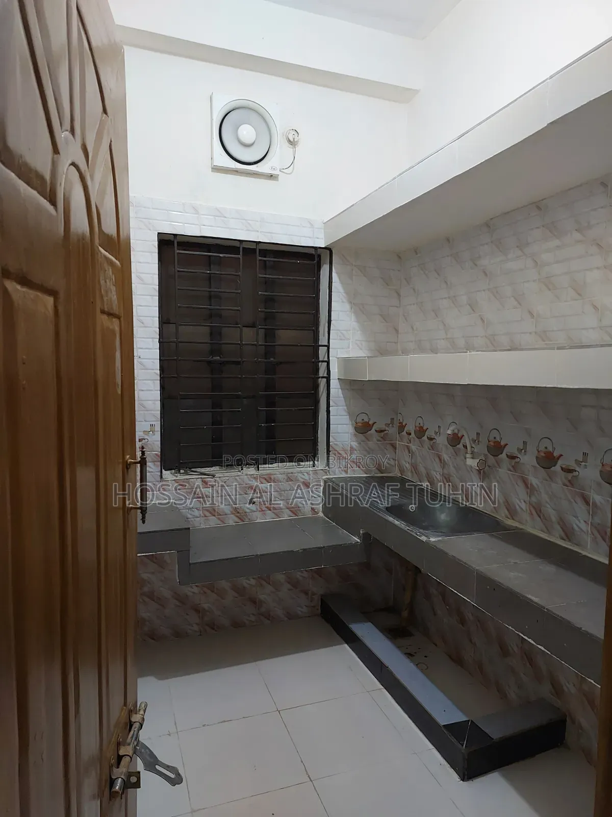 3-Bedroom Apartment in Swapnobilas, Halishahar for Rent