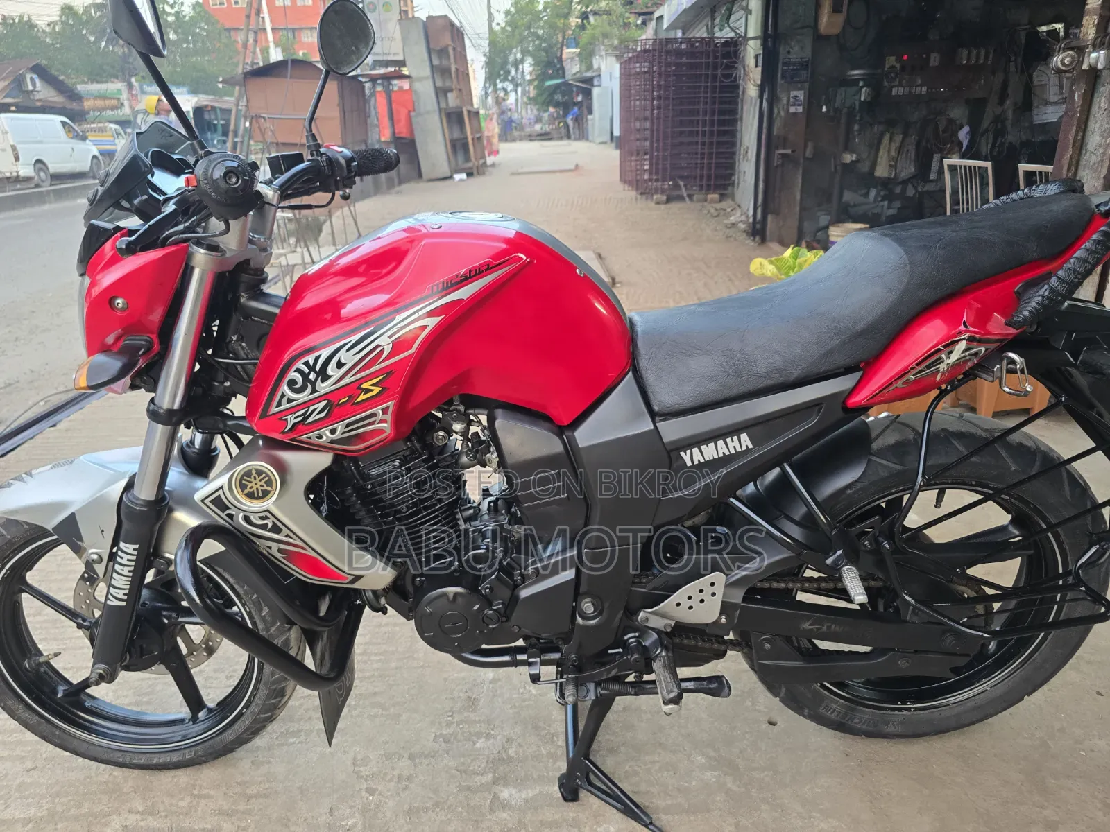 ইয়ামাহা এফজেড ২০১৬ লাল