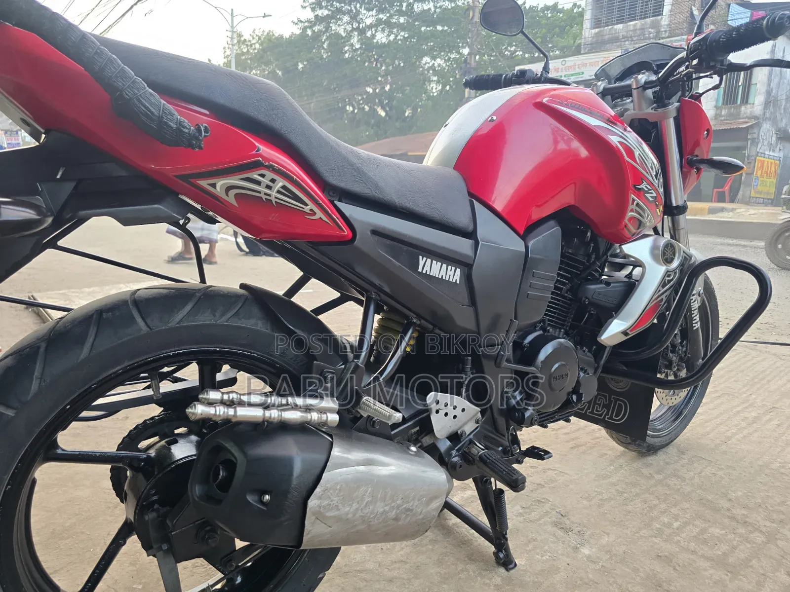 ইয়ামাহা এফজেড ২০১৬ লাল