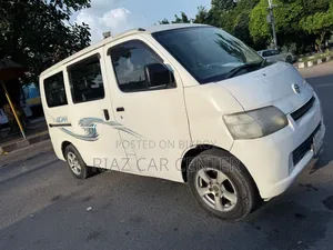 Toyota Noah 2010 White