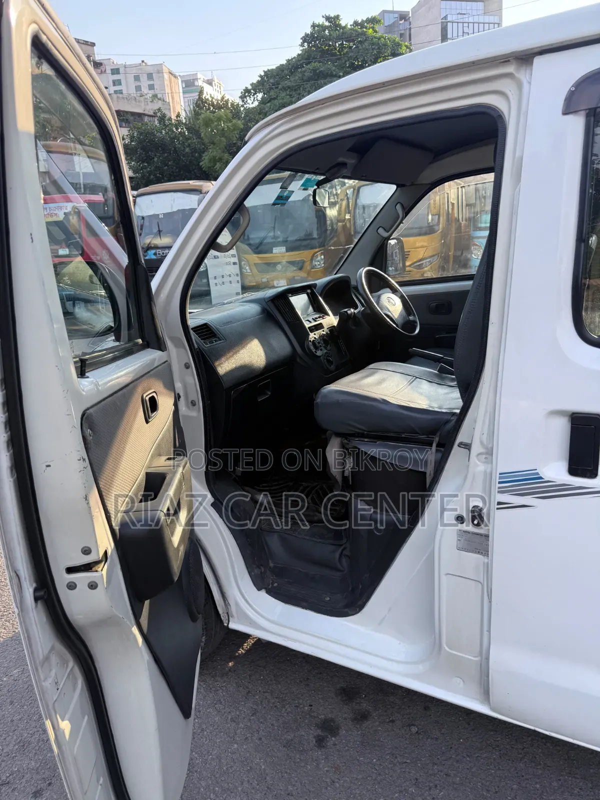 Toyota Noah 2010 White