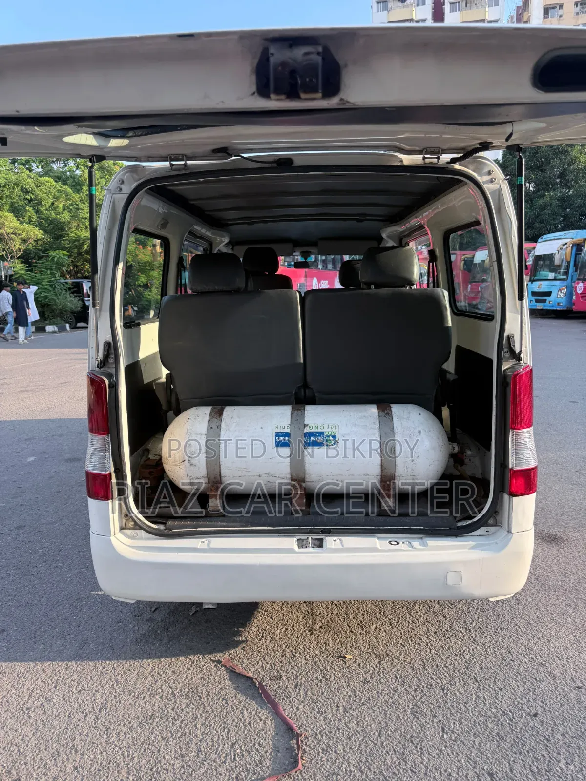 Toyota Noah 2010 White
