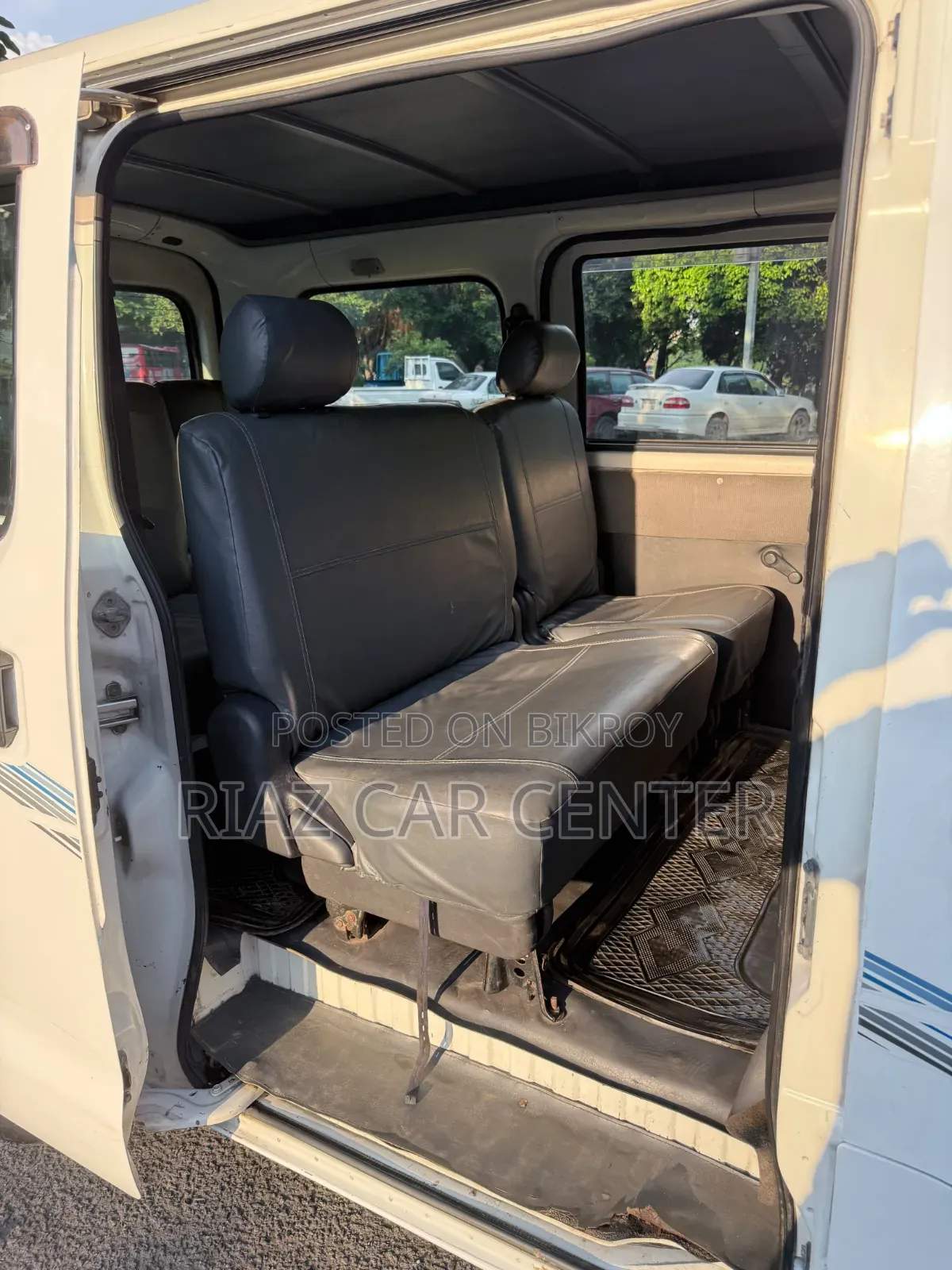 Toyota Noah 2010 White