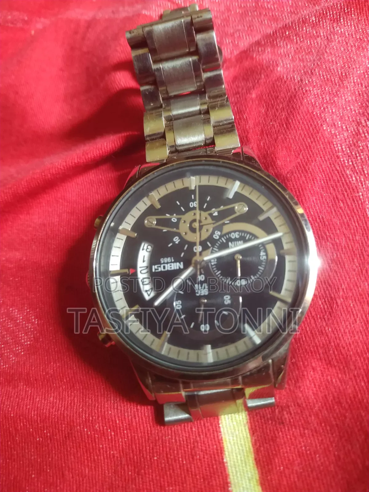নিবোসি ব্র্যান্ডের ওয়াচ