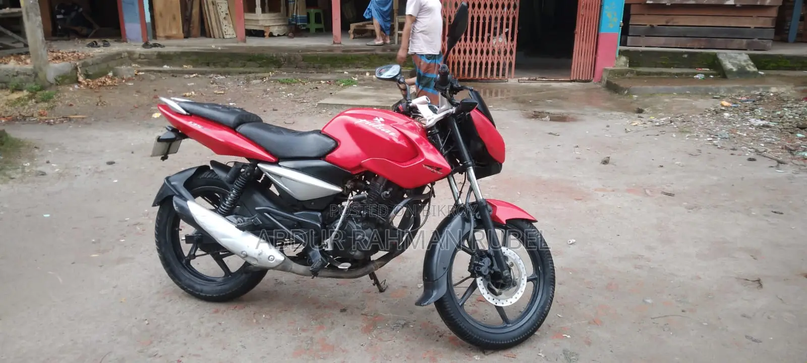 Bajaj Pulsar 135 LS 2011 Red